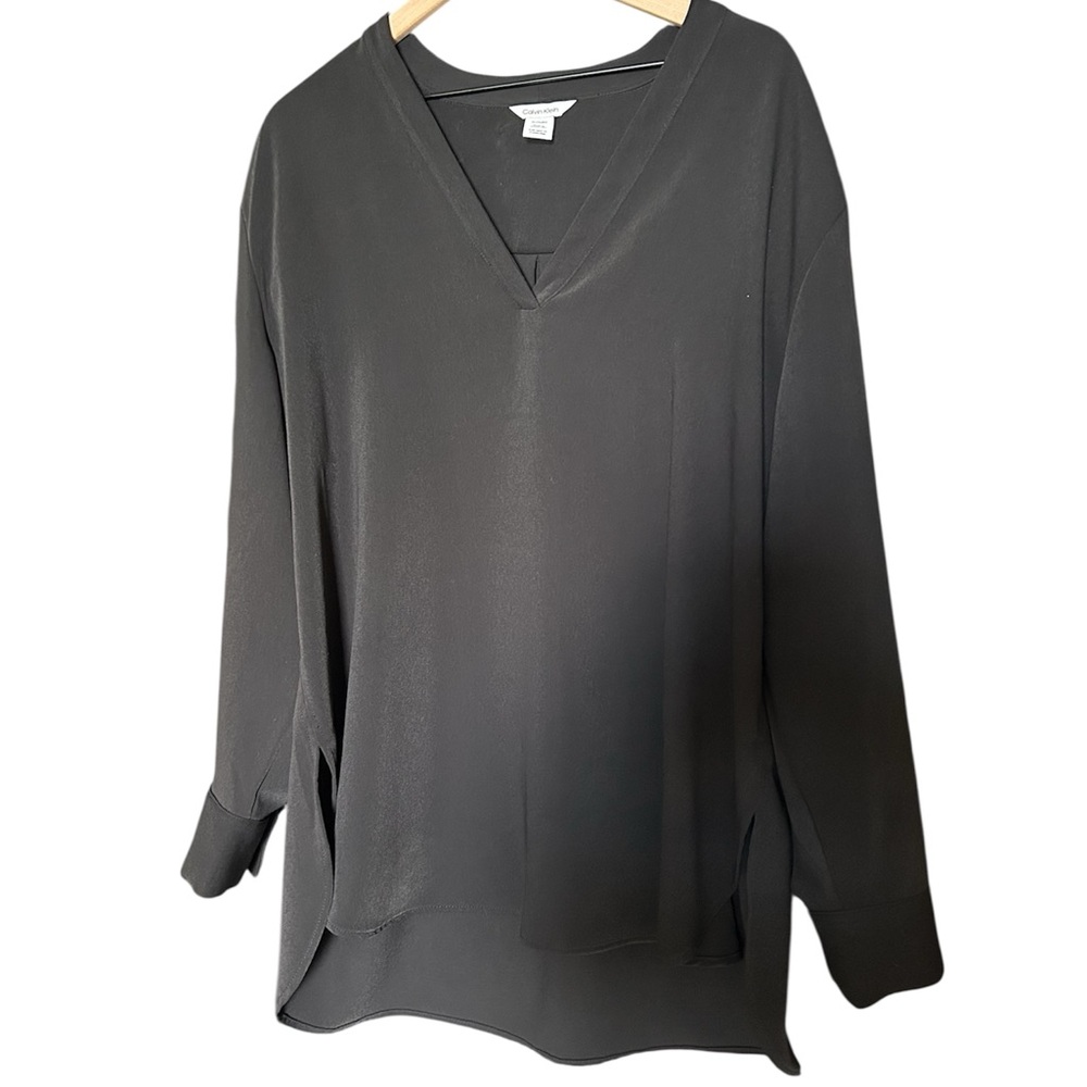 Calvin Klein Women's Black V-Neck Blouse XL
